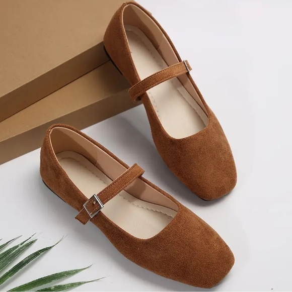 Shoes - NEW! Brown Mary Jane Flats Size 6